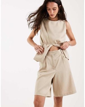 4th & Reckless Tailored Pleat Front Longline Shorts - Natural