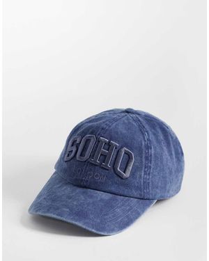 Pieces Gorra Azul Con Gráfico "Soho" De