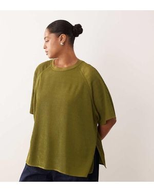 ARRANGE Curve Hybrid Textured Raglan Tee - Green
