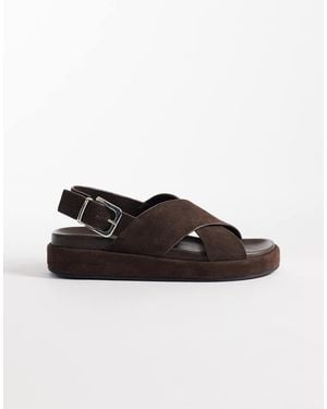 schuh Tennessee Cross Over Sandals With Heel Strap And Buckle Detailing - Brown