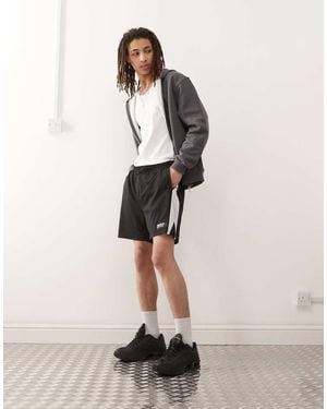 Vertere Berlin Logo Contrast Panel Detail Sports Shorts - Natural