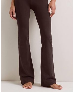 Tala Leggings Acampanados Dayflex Cruzados De Talle Alto En-Marrón