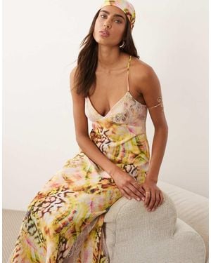 AFRM Vestido Largo Rosa Con Estampado De Conchas, Tirantes Cruzados En La Espalda Y Ribete De Encaje Christina De - Neutro