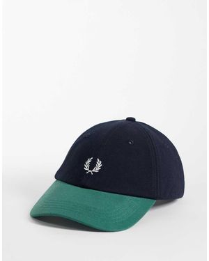 Fred Perry Piqué Pet Met Kleurvlakken - Blauw