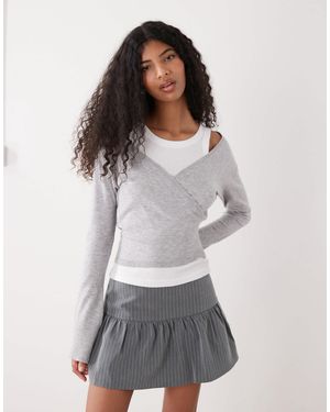 Monki – langärmlige strickjacke im wickeldesign - Grau