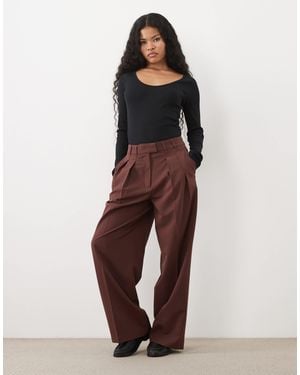 ASOS Petite schmal geschnittene hose mit weitem bein und falten-detail - Rot