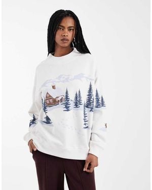 Hollister Sudadera Blanca Con Cuello Perkins Y Estampado Navideño De - Blanco