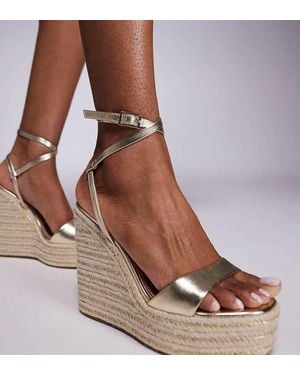 Asos Design Wide Fit Alpargatas Doradas De Cuña Tamika De - Marrón