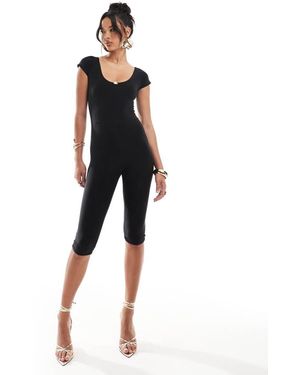 Kaiia Mono Capri Ajustado Con Diseño De Doble Capa, Cuello Ancho, Mangas De Casquillo Y Detalle De Rosa Exclusivo De - Azul