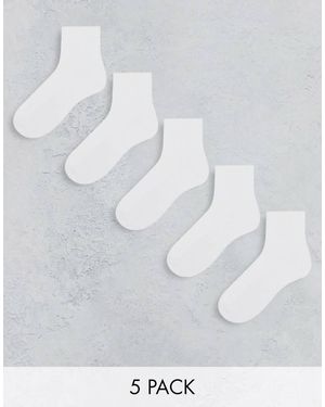 ASOS Pack De 5 Pares De Calcetines Tobilleros Blancos De Tejido De Rizo De - Gris