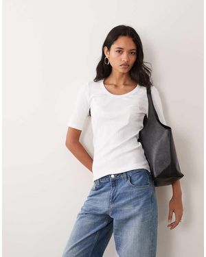 ARKET T-Shirt A Coste Larghe Con Scollo Rotondo - Bianco