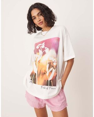 ASOS T-Shirt Oversize Bianca Con Stampa Fotografica A Fiori - Rosa