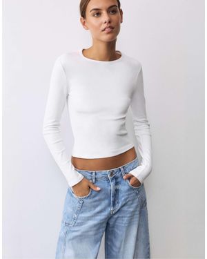 Pull&Bear Eng anliegendes langarm-t-shirt - Weiß