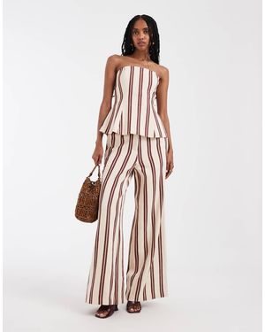 ASOS Pantalones De Traje A Estilo Palazzo De Talle Alto Y Pernera Ancha-Rojo - Blanco