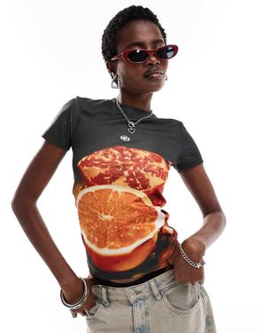 Basic Pleasure Mode T-Shirt Mini Nera Sinuosa Con Stampa Di Yuzu - Nero