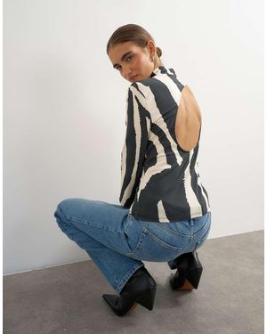 TOPSHOP Zebra-Top Met Hoge Hals, Open Achterkant En Driekwartmouw - Wit