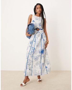 Never Fully Dressed Vestido Semilargo Con Estampado Azul Y Costuras En Contraste De -Blanco