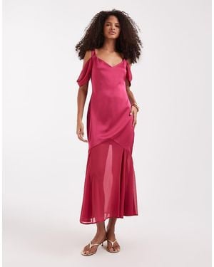 Pretty Lavish Vestito Lungo Trasparente Bordeaux Con Spalle Scoperte E Fondo Sceso - Rosso