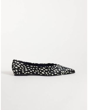 ASOS Lari ballerines pointues premium en cuir véritable à poil à pois - Blanc