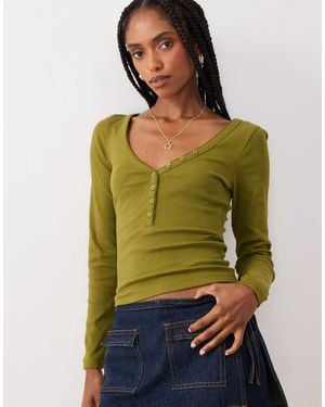 Miss Selfridge Top Serafino A Maniche Lunghe Color Oliva Con Scollo A V - Verde