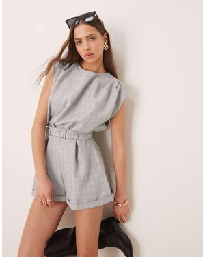 ASOS Mono De Sastre Corto Con Cinturilla Paperbag Y Detalle De Cinturón De - Blanco