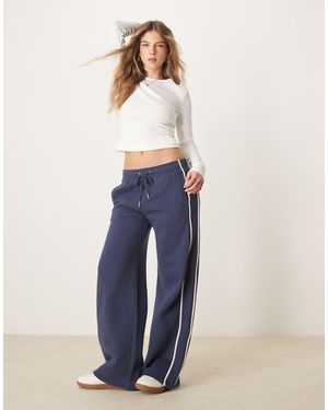Abercrombie & Fitch Essential Mid Rise Wide Leg Motif Detail jogger - Blue