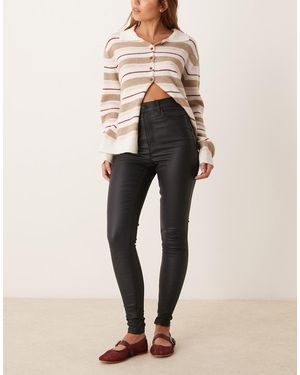 New Look Jenna Lift And Shape Coated Skinny Jeans - Grey