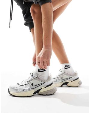 Nike V2K Run Shoes - Grey