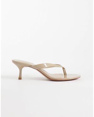 Mango – zehenstegsandalen aus kunstleder - Weiß