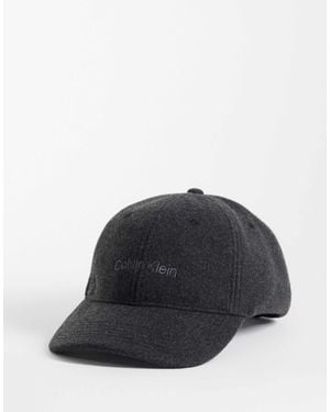 Calvin Klein Casquette en feutre à logo brodé - Noir