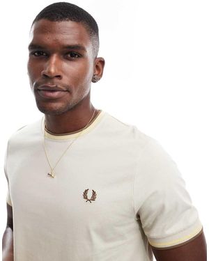 Fred Perry Camiseta Beis Con Ribetes Dobles De -Neutro