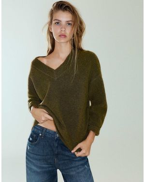 Pull&Bear Pull coupe carrée à col v chasseur en laine - Vert