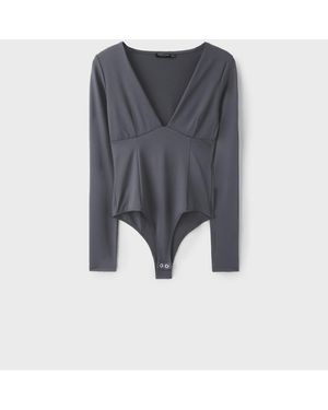 Stradivarius Body Con Scollo A V E Arricciatura Sotto Il Seno - Grigio
