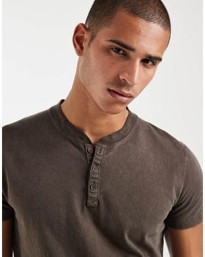 Hollister Short Sleeve Henley T-shirt - Brown