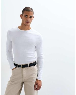 ASOS Muscle Fit Long Sleeve T-Shirt With Embroidered Chest Emblem - White