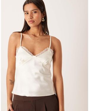 NARRATED V Neck Vest - White