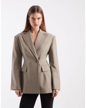 & Other Stories Wool Rich Sculpted Blazer With Padded Shoulders - Natural