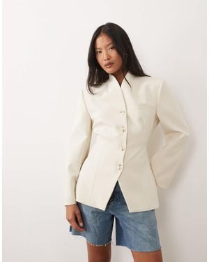Miss Selfridge – kragenloser blazer - Natur
