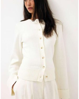 NA-KD Fitted Round Neck Knitted Cardigan - Natural