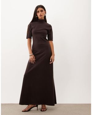 Pretty Lavish Knit High Neck Short Sleeve Maxi Dress - Brown
