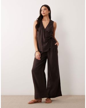 ASOS – wickel-jumpsuit aus 100% leinen - Braun