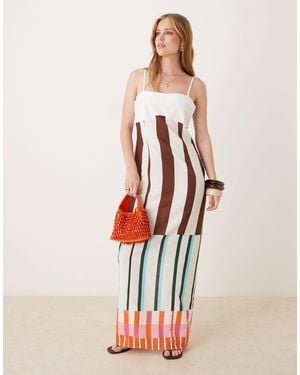ASOS – maxi-trägerkleid aus baumwoll-leinen mit streifenmix im blockfarben-design - Weiß