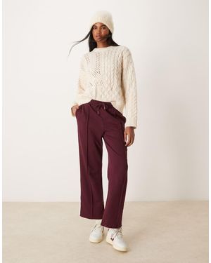 New Look Side Stripe Pintuck Trackies - Red