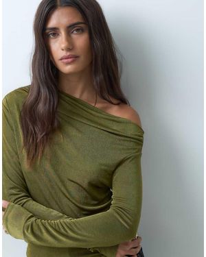 Gina Tricot Top Drapeado De Manga Larga Y Un Solo Hombro En Verde Oliva Brillante