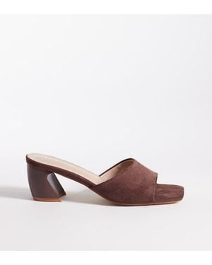 Raid Wide Fit Mules Marrones Con Tacón De Bloque De Antelina Saanvi De - Marrón
