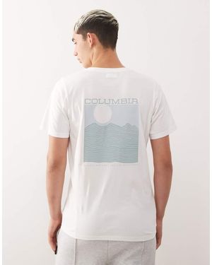 Columbia Camiseta Blanca Con Gráfico Rapid Ridge En La Espalda De - Blanco