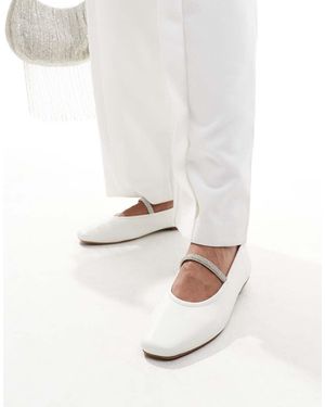 SEQWL Ballerine Color Avorio Con Cinturino E Fibbia - Bianco