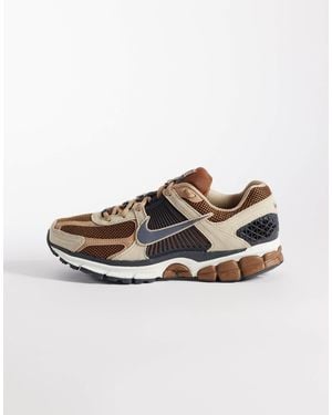 Nike Zoom Vomero 5 Sneakers - Brown