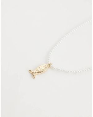 ASOS Collana Dorata Con Perle Sintetiche E Ciondolo A Forma Di Pesce - Bianco