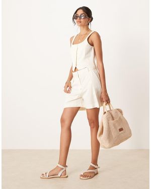 Mango Pantalones Cortos De Sastre Blancos Con Pinzas Delanteras De (Parte De Un Conjunto) - Neutro